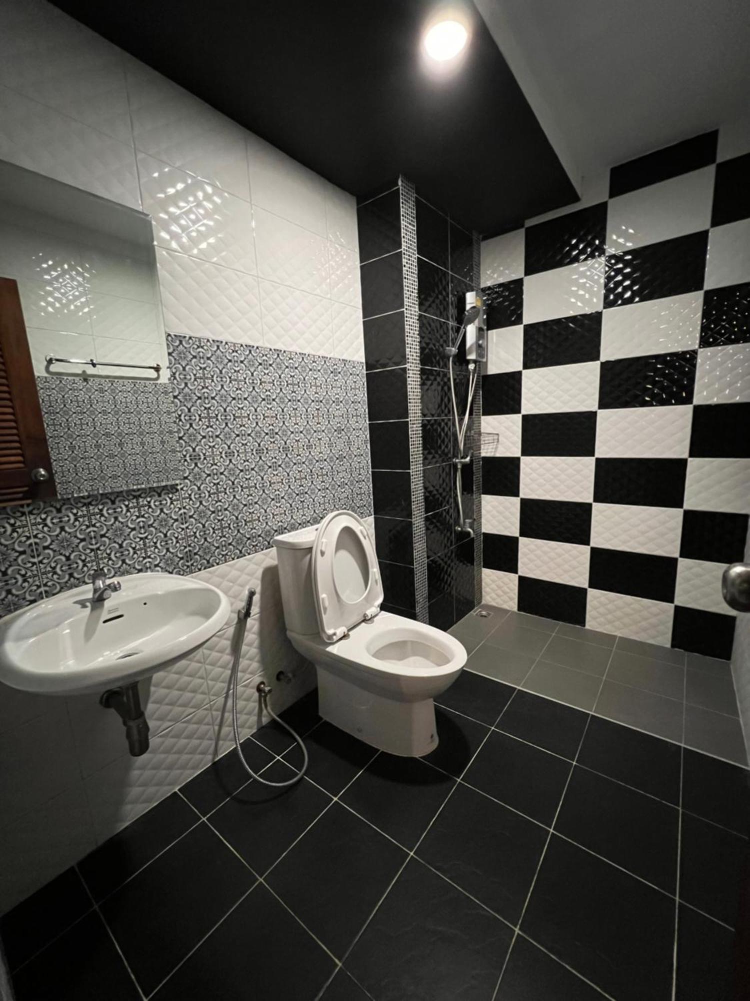 Dm Inn Khon Kaen Dış mekan fotoğraf